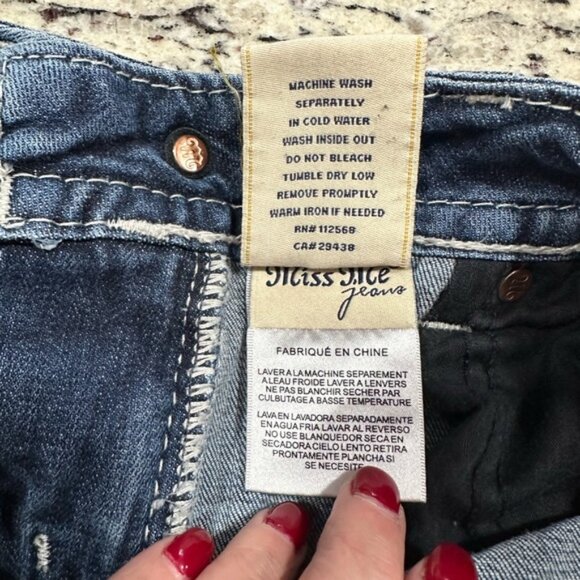 #256 Miss Me Mid-Rise Straight - 26 x 33.5 - Style MP8629T (Color: MK 528) - Picture 5 of 6